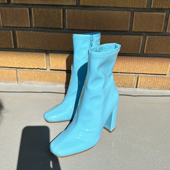 Brand New Steve Madden LYNDEN BLU PATENT size 5 - Picture 3 of 4